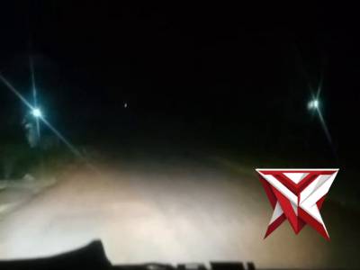 Sigap Melayani, Personel Polres Musi Rawas Polsek Jayaloka Pospol Sukakarya Bantu Warga yang Mengala