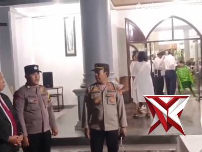 Pengamanan kegiatan misa suci malam paskah Polsek Tugumulyo Polres Musi Rawas - Polda Sumatera Selat