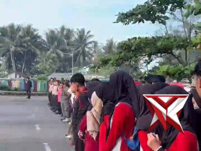 Gempar (Gerakan Membersihkan Pantai Rame - Rame) - PoliceTube