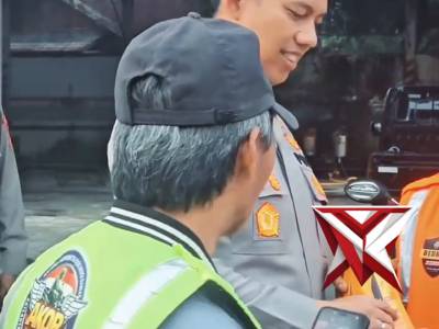 Ojek adalah moda transportasi merakyat