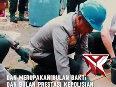 Kapolda Sumsel Irjen Pol. Dr. Sandi Nugroho, S.I.K., S.H., M.Hum. membawa kebahagiaan bagi warga den - PoliceTube