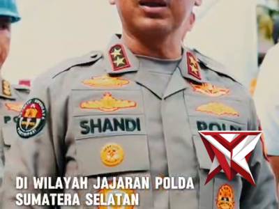 Kapolda Sumsel Irjen Pol. Dr. Sandi Nugroho, S.I.K., S.H., M.Hum. memimpin langsung bedah rumah