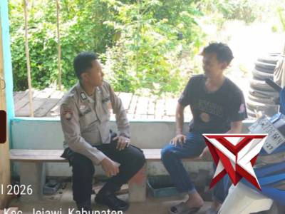 Bhabin Polsek Jejawi Sambang dan tatap muka dengan warga Desa Binaan