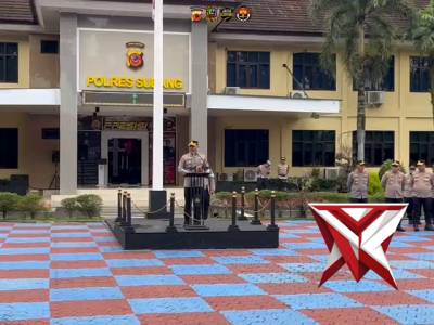 Kegiatan apel pagi jam pimpinan