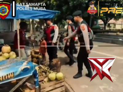 Samapta resmuba berpatroli jalan kaki - PoliceTube