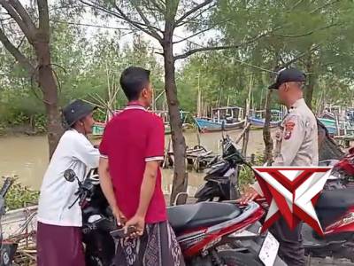 Bhabin Polsek Ujungpangkah Intensifkan Patroli Sambang, Jaga Kamtibmas di Tengah Warga* *Gresik* &ndash; - PoliceTube