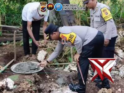 Penyerahan Rumah Harapan, Kapolres TTS serahkan bantuan Kapolda NTT di Mollo Tengah - PoliceTube