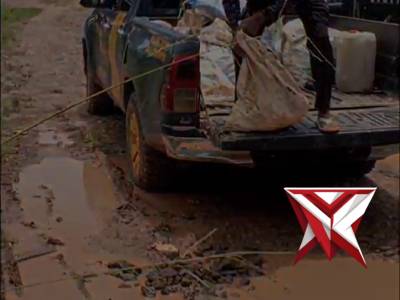 Aksi Sigap Personil Polsek Lalan membantu Masyarakat ..