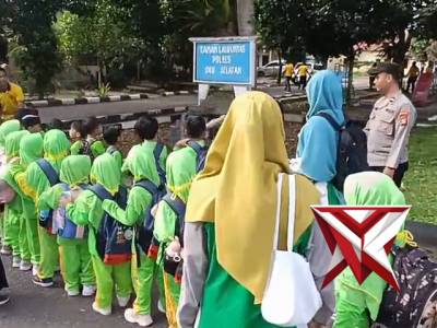 PERSONEL SAT BINMAS MENDAMPINGI TK INSAN MULIA 4