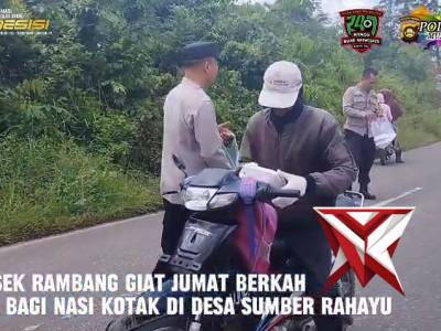 *Polri Peduli: Polsek Rambang Polres Muara Enim Berbagi Nasi Kotak di Kegiatan Jumat Berkah*
