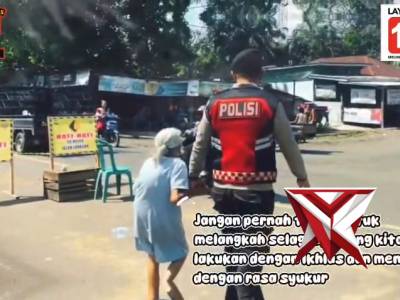 Humanis Sesuai Arahan Kapolda Sumsel,  Unit Patroli Polsek Ma Beliti Polres Musi Rawas Bantu Lansia