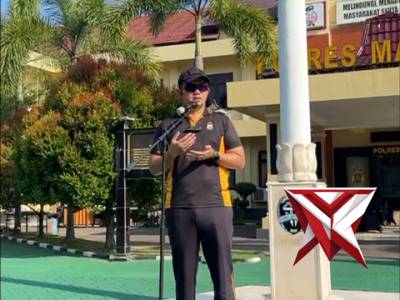 Jumat Bugar, Kapolres Magetan Ajak Personel olah raga bersama Perkuat Kebugaran dan Soliditas Maget - PoliceTube