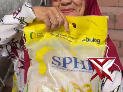 Polres OKI Hadir melaksanakan jual beras Murah