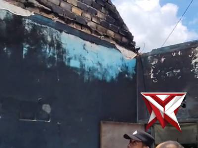 Polsek babat Toman memberikan bantuan kepada warga yang mengalami musibah kebakaran ???? - PoliceTube