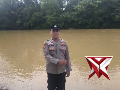 Polsek Rawas ulu Melakukan Pengecekan Debit Air Sungai Rawas