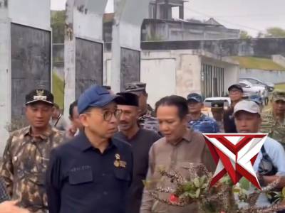 Kapolres Pacitan mendampingi kunjungan Menteri Kebudayaan Republik Indonesia, Fadli Zon