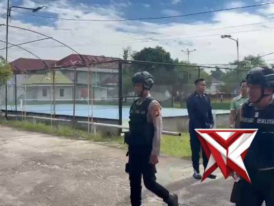 NYAGO OKI AMAN - PoliceTube