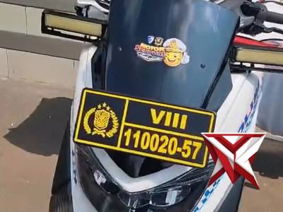 Motor Senyum Berbagi Kebahagiaan Kepada Masyarakat yang melaksanakan Mudik - PoliceTube