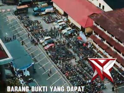 Suasana haru dan bahagia mewarnai Lapangan Gedung Presisi saat Kapolda Sumsel Irjen Pol. Dr. Sandi N