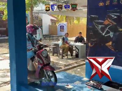 Pagi hangat di kedai Padek bersama driver kitek