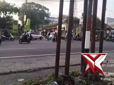 Pagi hari Anggota Polsek Lawang pengaturan lalin di Daerah Hukum Polsek Lawang Kec. Lawang - PoliceTube