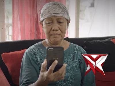 Di hari kemenangan, aku justru kalah&hellip; kalah oleh waktu yang tak bisa kuputar