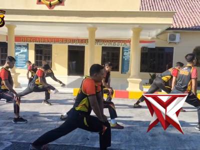 Olahraga pagi Yon C Por - PoliceTube