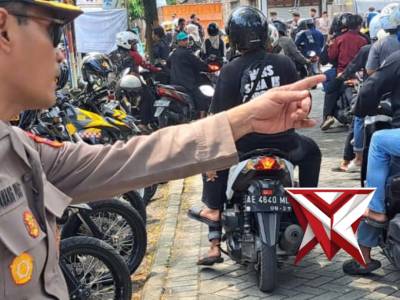 pengamanan kegiatan Pengajian Umum PSHW di Kecamatan Paron. - PoliceTube