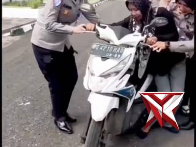 Patuhi peraturan lalulintas