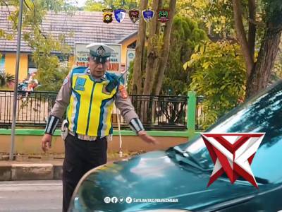 Giat pengaturan lalin di Wilkum sekayu - PoliceTube