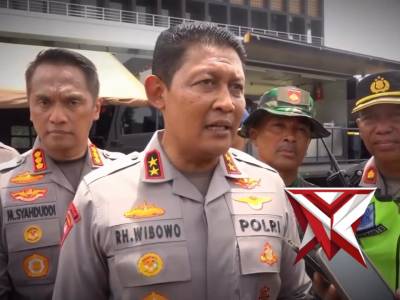 Kapolda Jateng Tinjau Banjir Kaligawe - PoliceTube