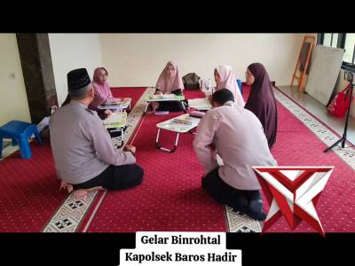 Gelar Binrohtal Kapolsek Baros Hadir Bersama Ibu Pengajian Di Mushola Al Mabror Lewat Jum'at Curhat