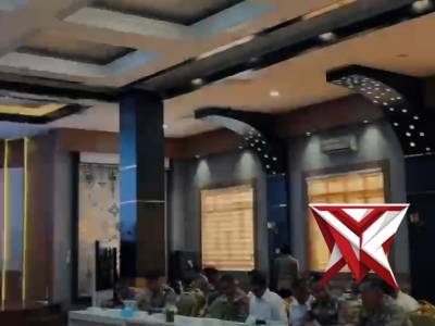 Bila ada permasalahan dan butuh bantuan Polisi silahkan hubungi :

- Layanan Polisi ?? 110