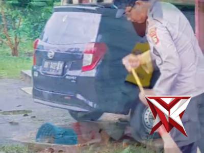 Polsek Stl ulu terawas melaksanakan kegiatan pembersihan tempat ibadah , asrama,