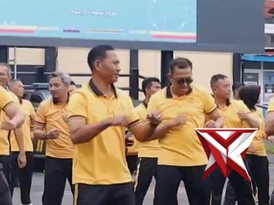 Kegiatan Olahraga Bersama Senam Pagi - PoliceTube