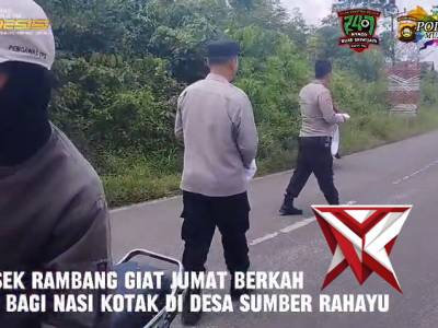 *Polri Peduli: Polsek Rambang Polres Muara Enim Berbagi Nasi Kotak di Kegiatan Jumat Berkah*


MUARA