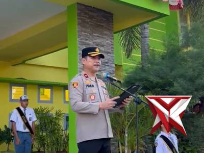 "" Polisi sambang ke sekolah polres muba ""