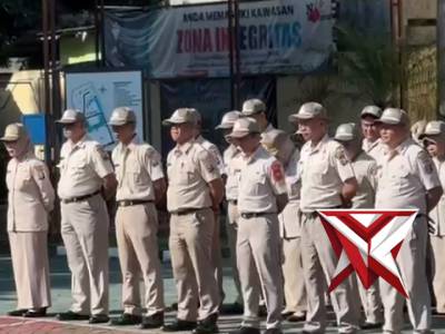 Pemberian penghargaan kepada personel dan masyarakat - PoliceTube