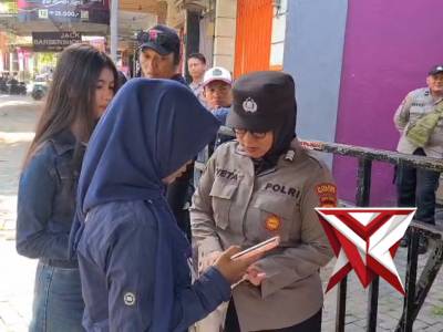 Pengamanan pertandingan sepak bola antara Persik Kediri melawan Persita