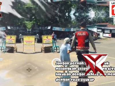 Humanis Sesuai Arahan Kapolda Sumsel,  Unit Patroli Polsek Ma Beliti Polres Musi Rawas Bantu Lansia