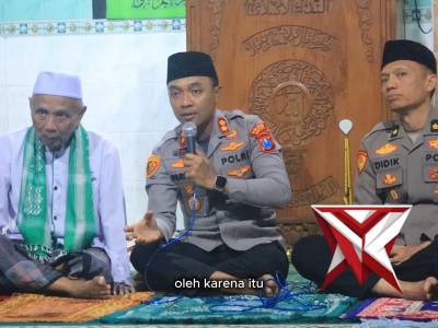 subuh berjamaah bersama Bupati Ngawi H. Ony Anwar Harsono dan pejabat utama Polres Ngawi - PoliceTube