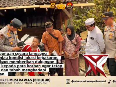 Kapolres Musi Rawas melaksanakan kunjungan ke lokasi korban kebakaran di Kecamatan Megang Sakti