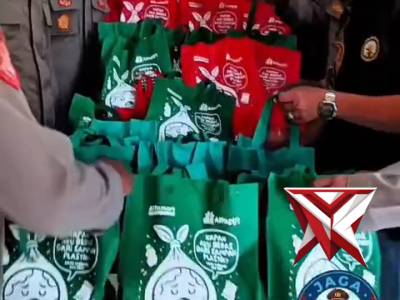 Dalam rangka hari Bhayangkara yang ke 80 Polsek Purwodadi polres Mura melaksanakan bakti sosial