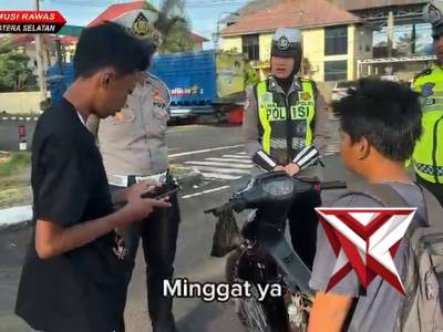 SATLANTAS POLRES MUSI RAWAS POLDA SUMSEL, MELAKSANAKAN GIAT SOSIALISASI KESELAMATAN BERKENDARA