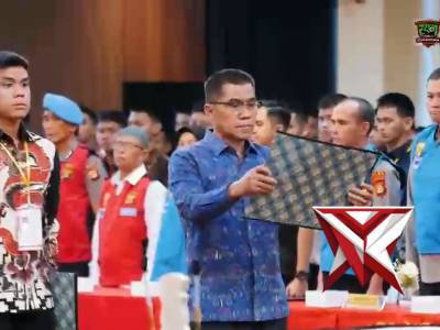 Kapolda Sumatera Selatan Irjen Pol Dr. Sandi Nugroho memimpin upacara pengambilan sumpah dan penanda