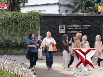 Pantauan situasi arus lalu lintas di depan Pintu 1 Kebun Raya Bogor