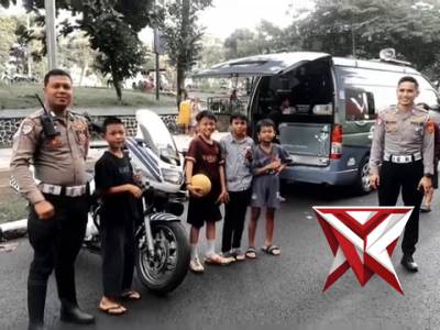 Pelayanan simling dan samling satlantas polresta bandung dari jam 08.00 s/d 11.00 WIB - PoliceTube