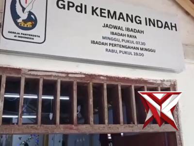 Personil Polsek Mesuji raya laksanakan pengamanan digereja