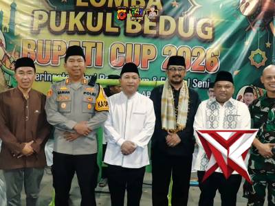 Semarak Malam Takbiran dengan Lomba Ngakol Bedug - PoliceTube