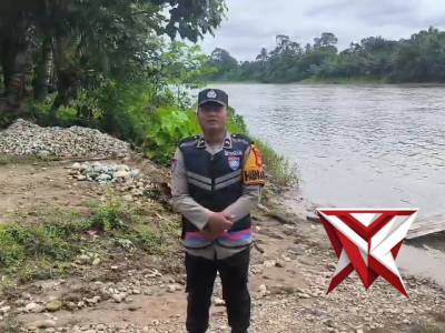 Pengecekan debit air sungai rawas | Polsek Rawas Ulu